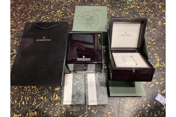 Audemars Piguet - Original Wooden Square Painted New Box Set